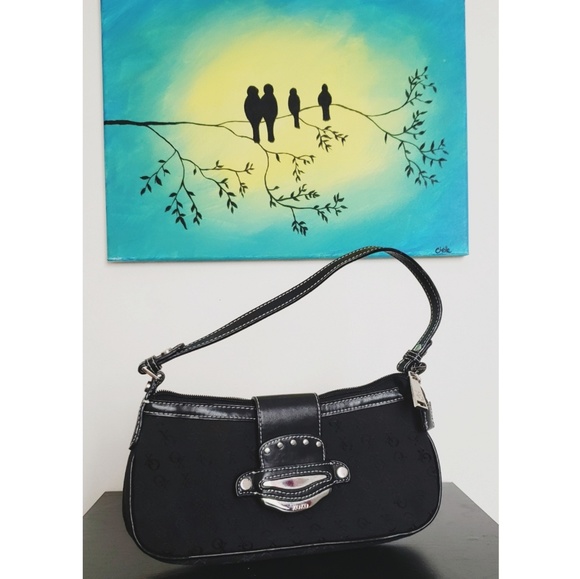 XOXO Handbag - Picture 2 of 8